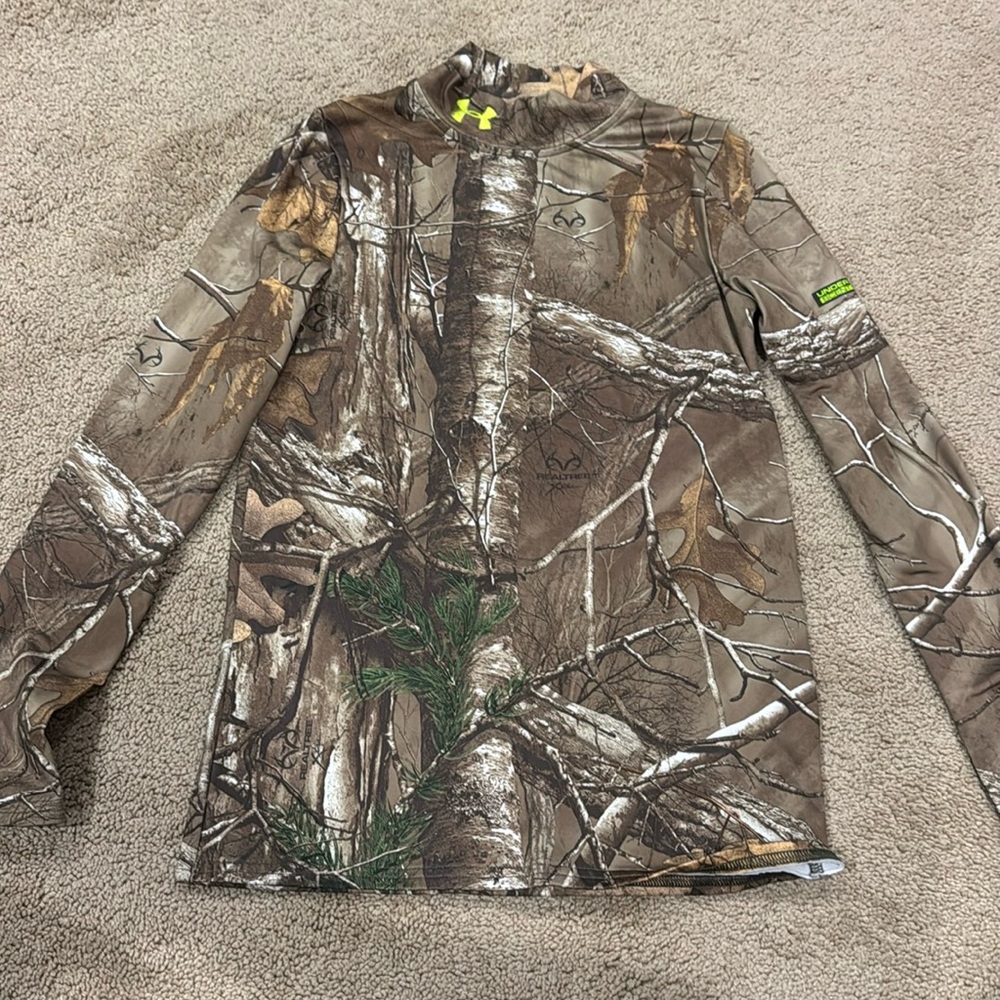 Under Armour Youth Large ColdGear Compression shirt